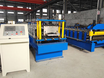 Max 15m/min Fast Standing Seam Roll Forming Machine 7.5m*1.2m*1.5m Voor het vormen van dakpanelen