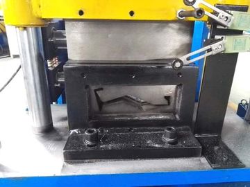 Staalnagel en Spoorbroodje die de Scherpe Lengte Tolerance±2mm vormen van de Machine5.5kw Macht