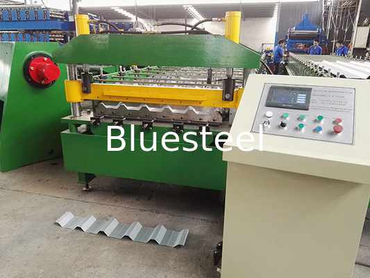 0.3-0.8 mm Dikte Metal Roofing Roll Forming Machine 8-15m/min Vormingssnelheid ±2mm Snijvermogen