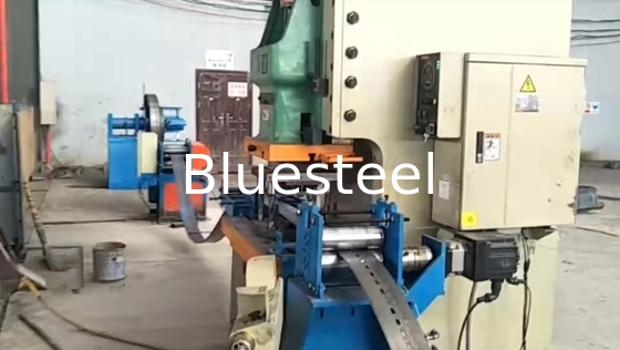 PV-machine voor het vormen van rollen voor zonne-installatie-beugels