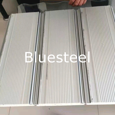 Pu-sandwichpaneel Garage Door Roller Shutter Roll Forming Machine Efficiënt