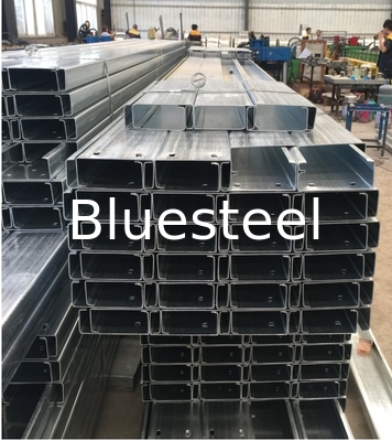 Snelheid 15-20m/min PLC Control Purlin Machine Hoog accuraat