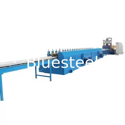 Pu-sandwichpaneel Garage Door Roller Shutter Roll Forming Machine Efficiënt