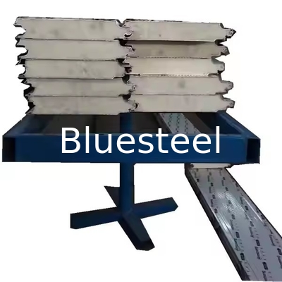 Pu-sandwichpaneel Garage Door Roller Shutter Roll Forming Machine Efficiënt